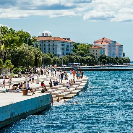 Vacay Zadar- Modern With Terrace & Private Parking زادار