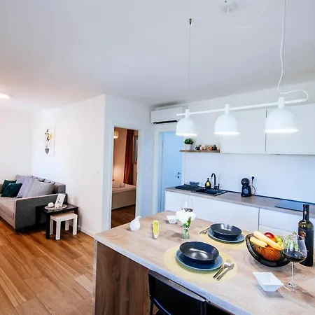 Vacay With Terrace And Parking * Zadar