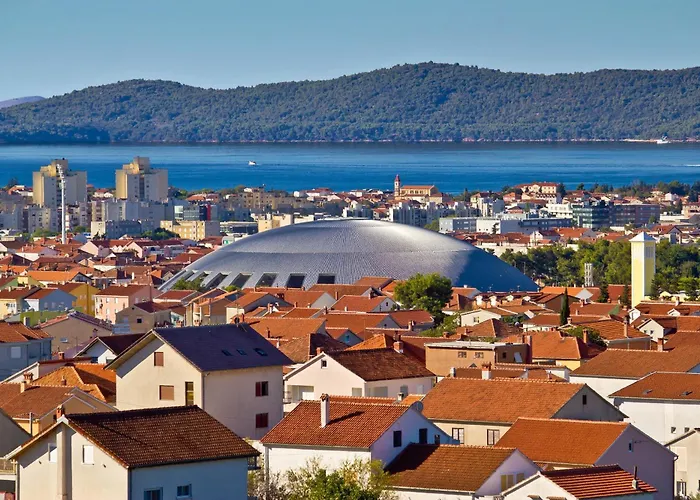 Vacay Zadar- Modern With Terrace & Private Parking * Zára