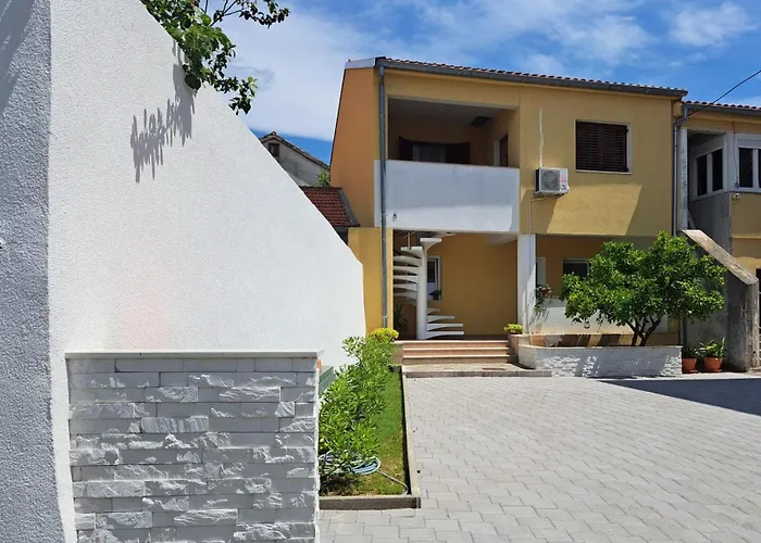 Vacay Zadar- Modern Apartment With Terrace & Private Parking アパート *